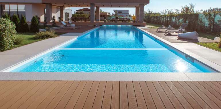 9 lucruri de care să ții cont înainte să-ți construiești o piscină